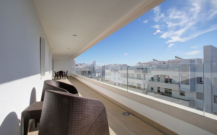 deluxe-apartment020-thegem-gallery-sidebar