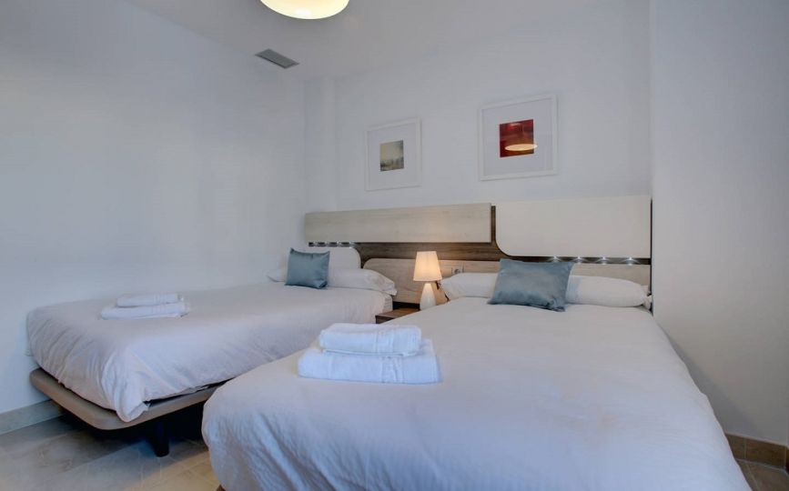standard-apartment019-thegem-gallery-sidebar